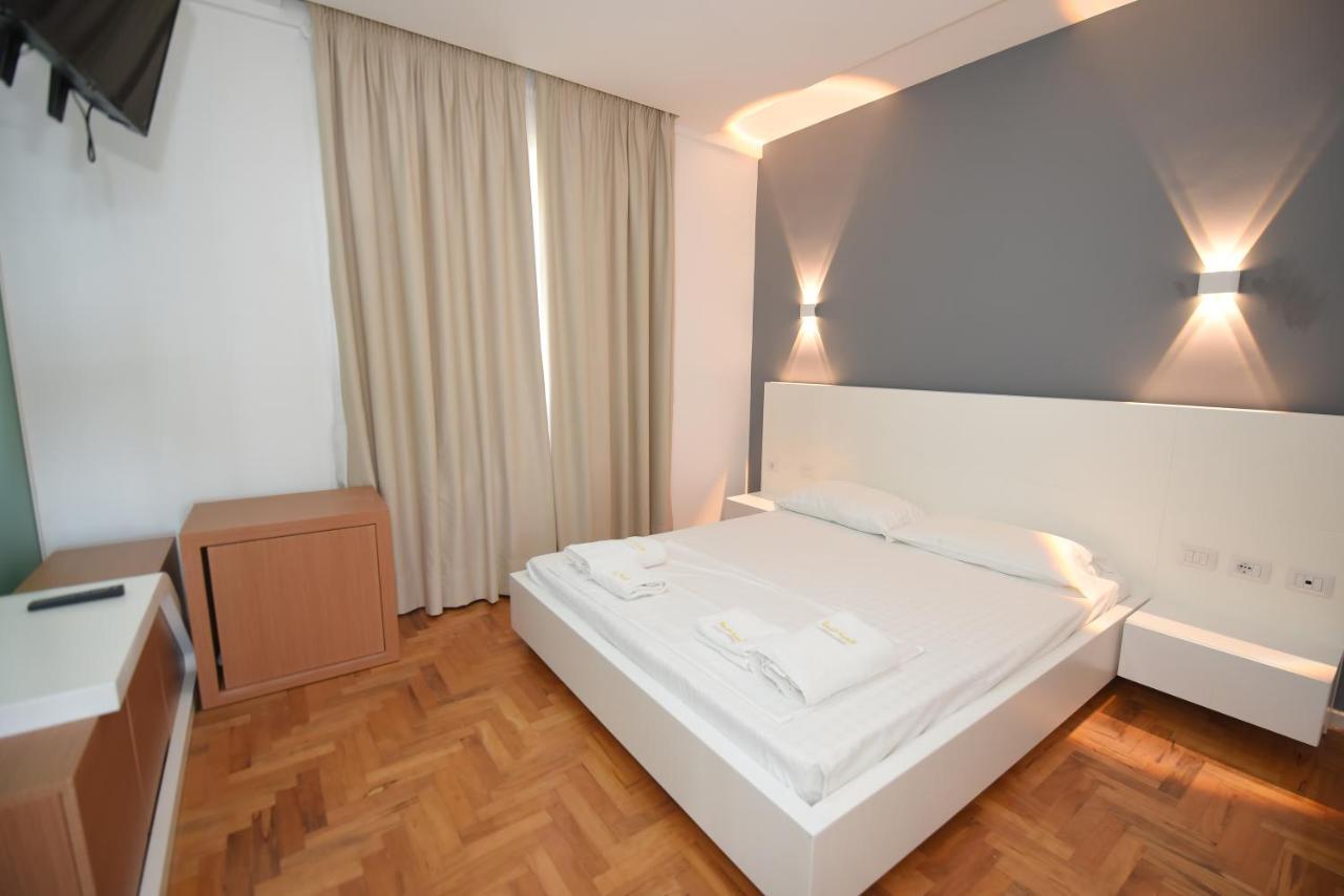 Thea Hotel Wlora Zewnętrze zdjęcie