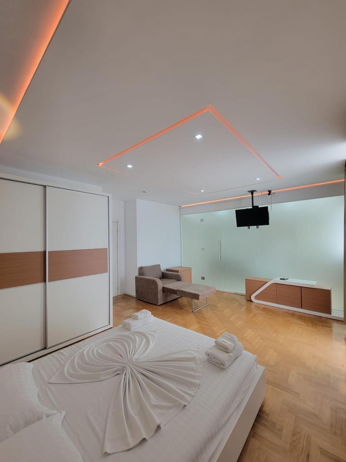 Thea Hotel Wlora Zewnętrze zdjęcie