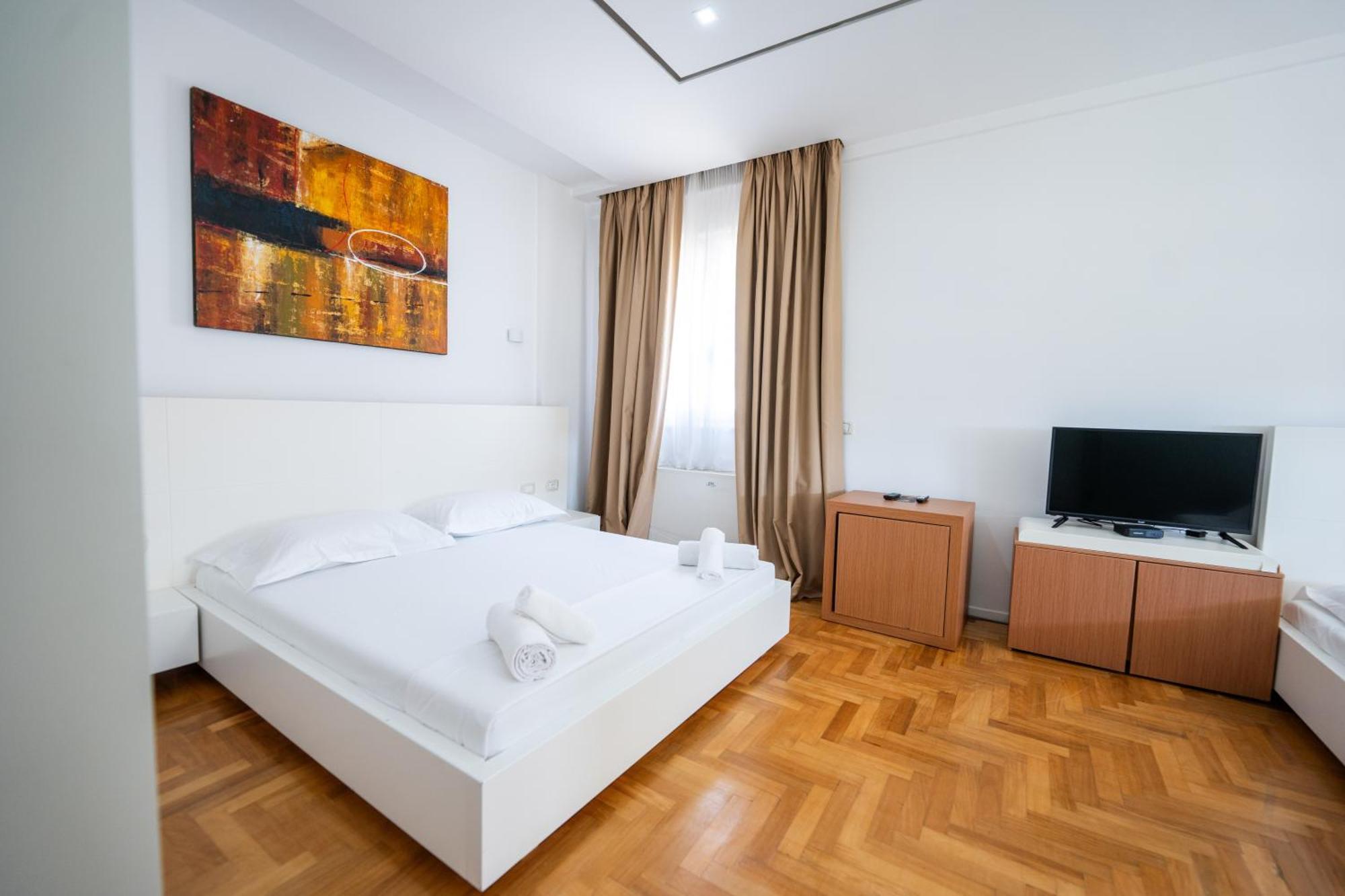 Thea Hotel Wlora Zewnętrze zdjęcie